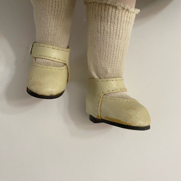 VINTAGE 1992 JC PENNEY GREEN EYES PORCELAIN DOLL - Picture 9 of 14